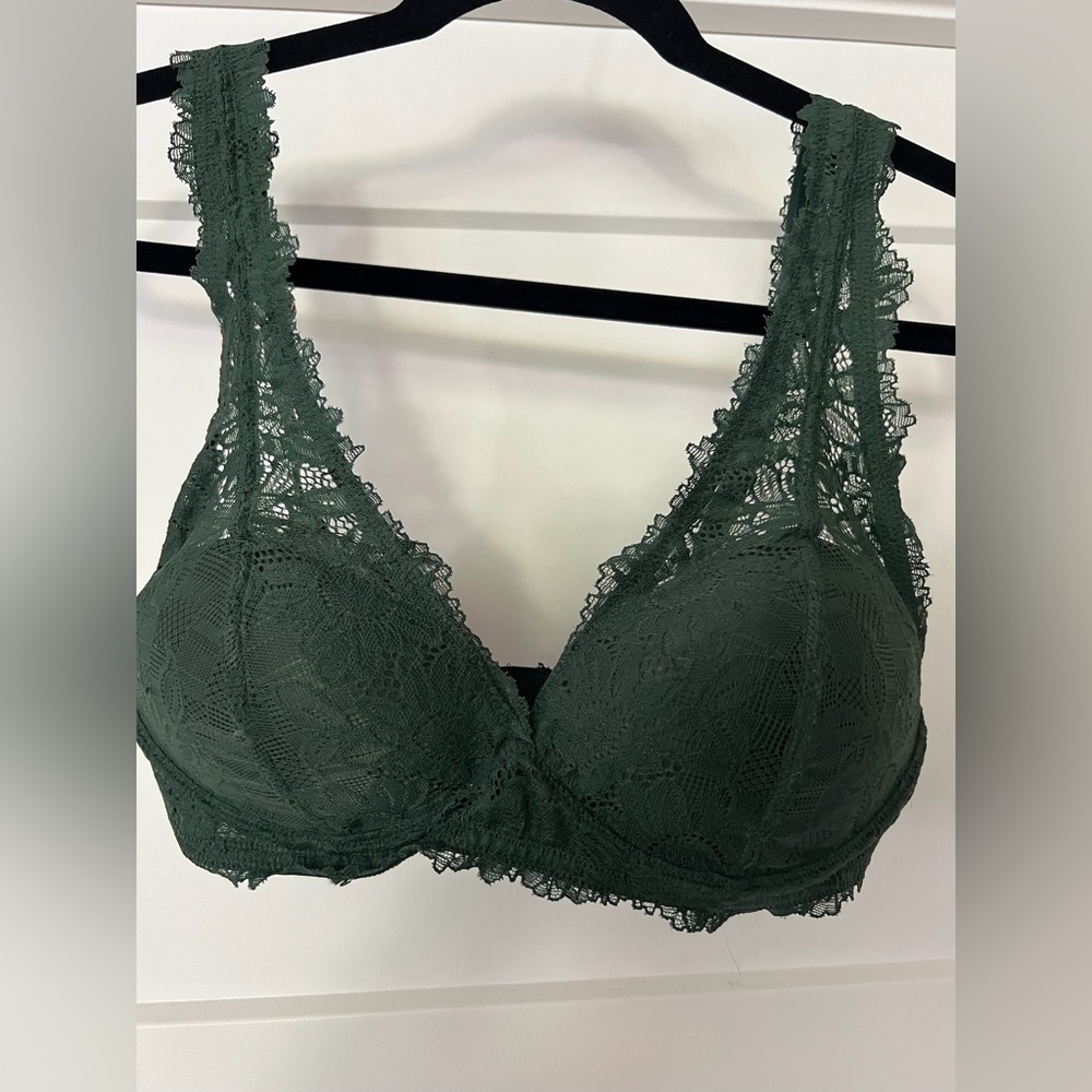 ✨2/$15✨ Aerie Lace Wireless Bralette in Forest Green